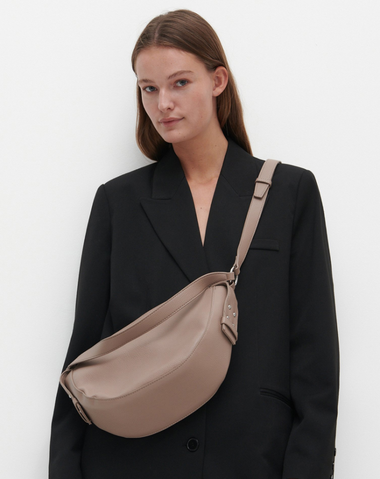 Bum bag with belt detail